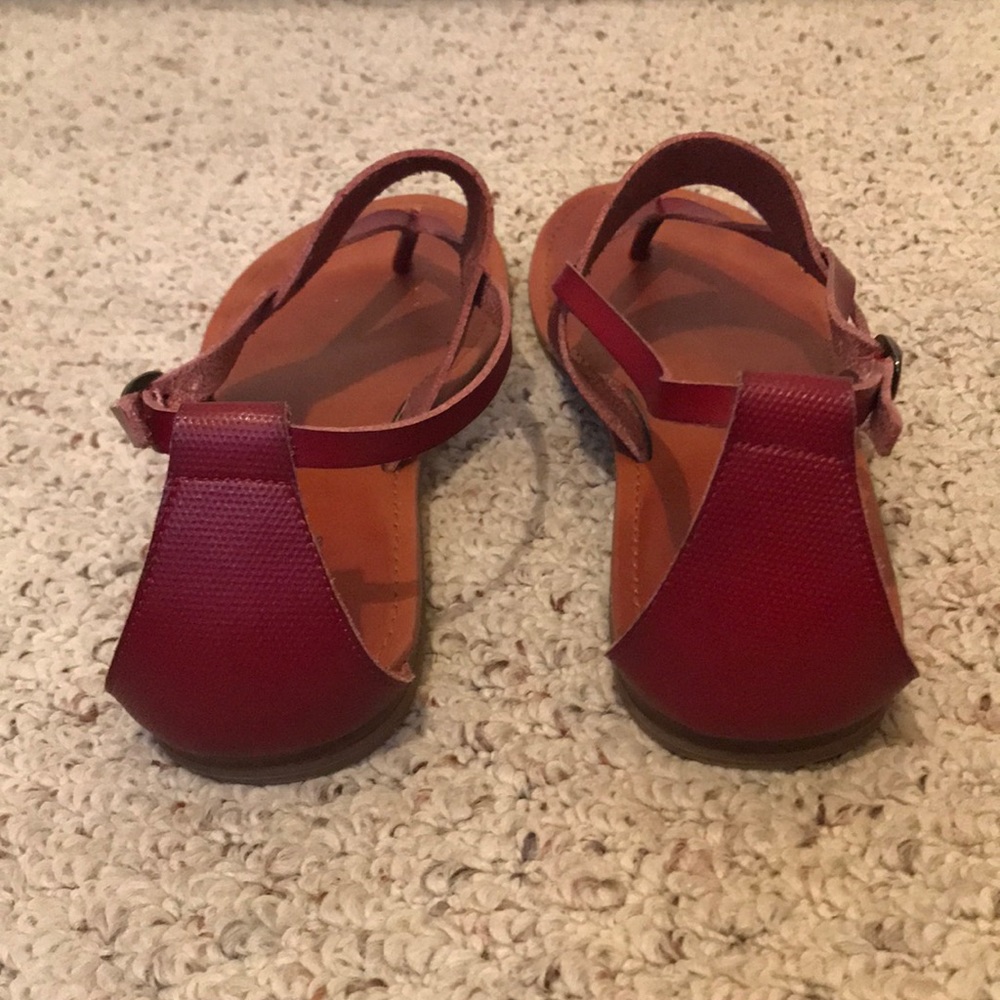 Red sandals - Picture 2 of 5